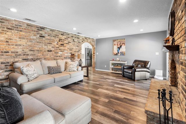 190 N SPRING LAKE DRIVE, Altamonte Springs, FL 32714