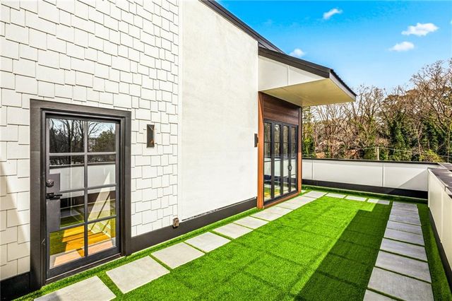 320 Hammond Drive, Atlanta, GA 30328