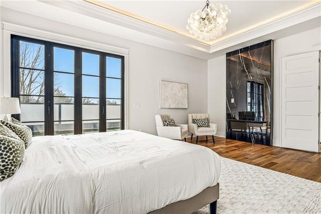 320 Hammond Drive, Atlanta, GA 30328