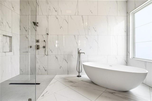 320 Hammond Drive, Atlanta, GA 30328