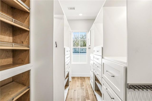 320 Hammond Drive, Atlanta, GA 30328