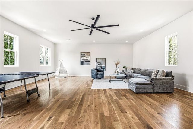 320 Hammond Drive, Atlanta, GA 30328