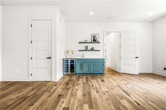 320 Hammond Drive, Atlanta, GA 30328