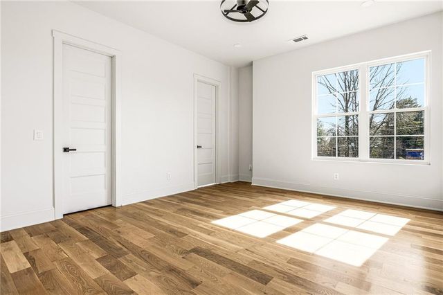 320 Hammond Drive, Atlanta, GA 30328