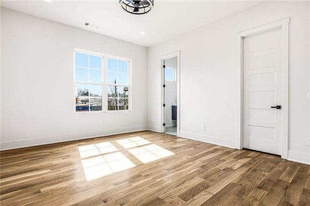 320 Hammond Drive, Atlanta, GA 30328