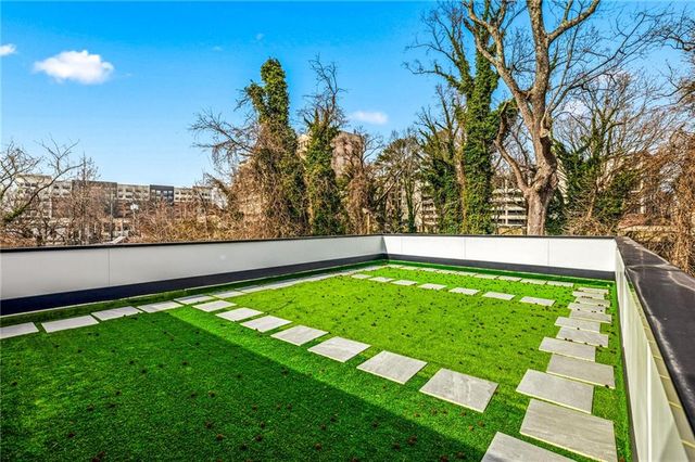 320 Hammond Drive, Atlanta, GA 30328