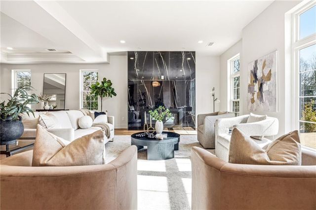 320 Hammond Drive, Atlanta, GA 30328