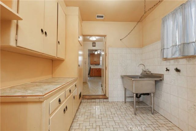 9912 Tecum, Downey, CA 90240