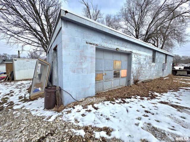 1610 N 4TH Street, Quincy, IL 62301