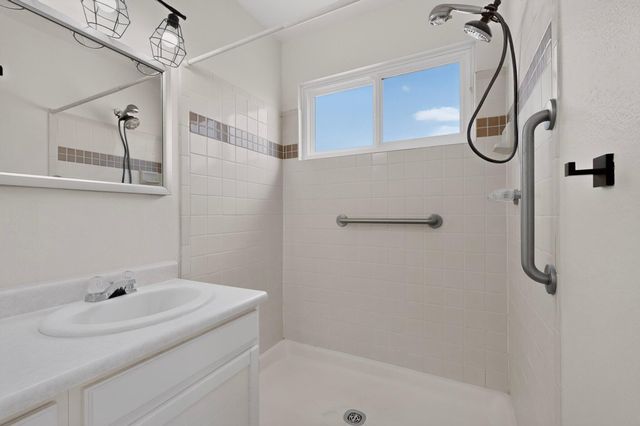 6305 Hawk Road NE, Rio Rancho, NM 87144
