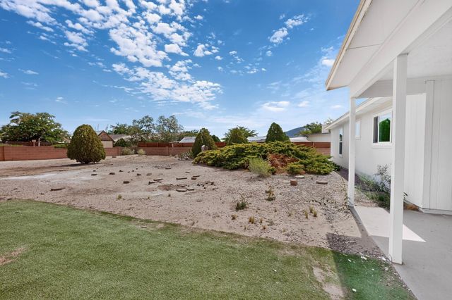 6305 Hawk Road NE, Rio Rancho, NM 87144