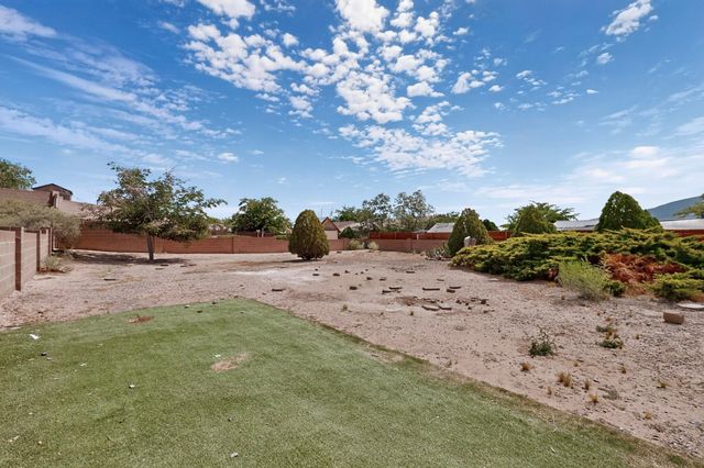 6305 Hawk Road NE, Rio Rancho, NM 87144