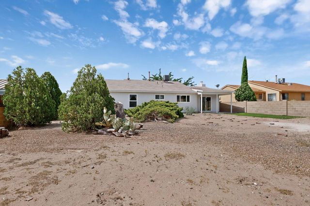 6305 Hawk Road NE, Rio Rancho, NM 87144