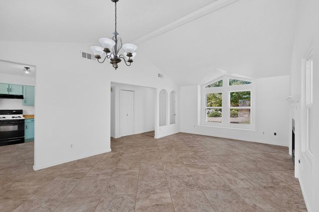 6305 Hawk Road NE, Rio Rancho, NM 87144