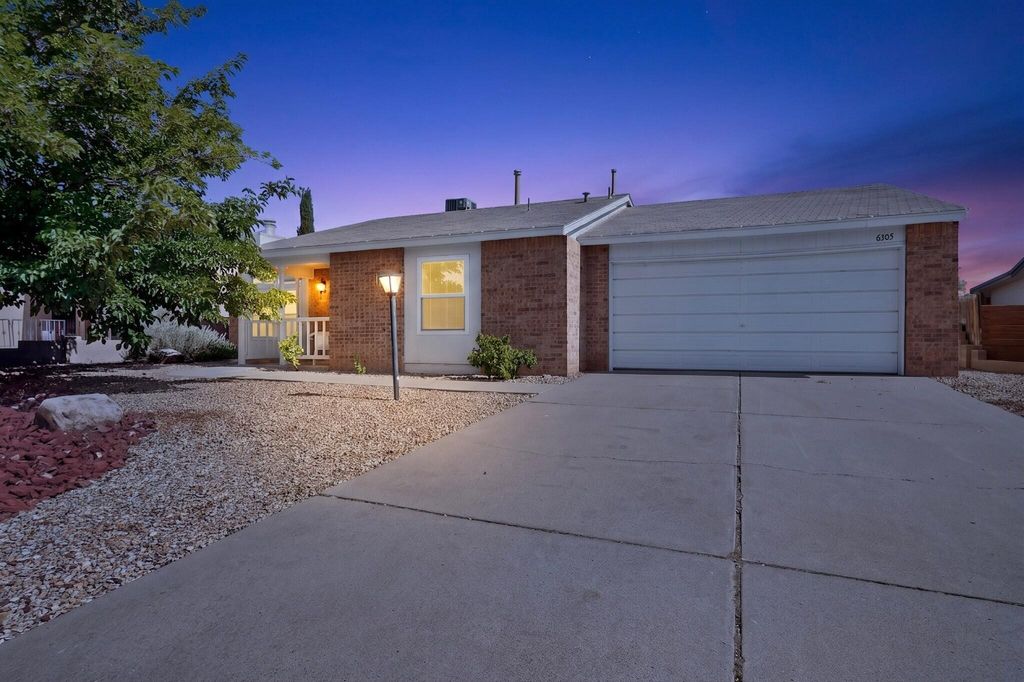 6305 Hawk Road NE, Rio Rancho, NM 87144