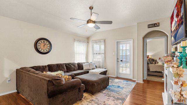 3819 Bacall Way, Converse, TX 78109