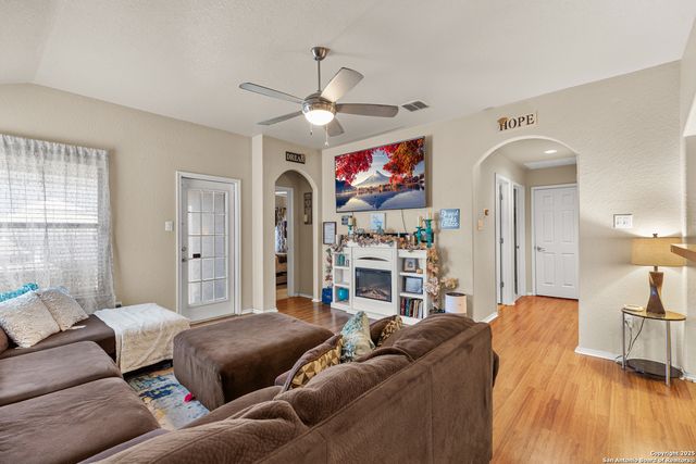 3819 Bacall Way, Converse, TX 78109