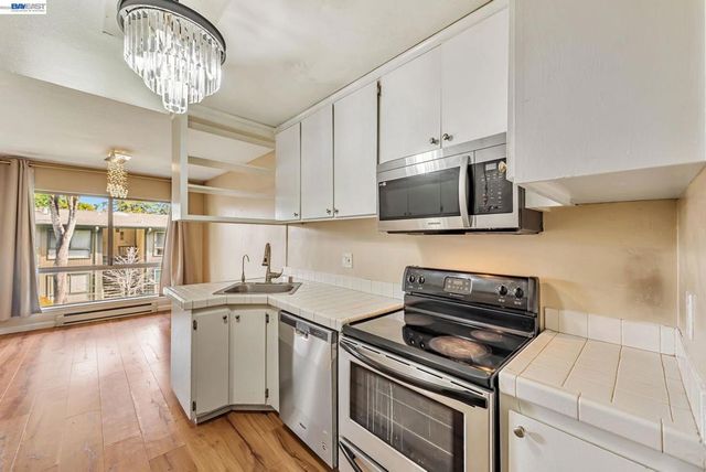 121 Buckingham Dr 25, Santa Clara, CA 95051