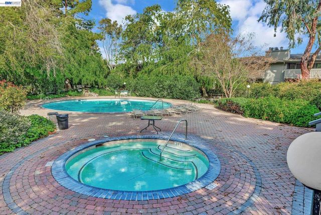 121 Buckingham Dr 25, Santa Clara, CA 95051