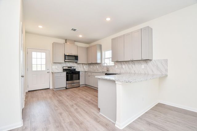 2827 Pine Estate Lane, Houston, TX 77014