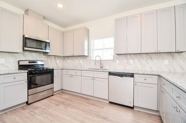 2827 Pine Estate Lane, Houston, TX 77014