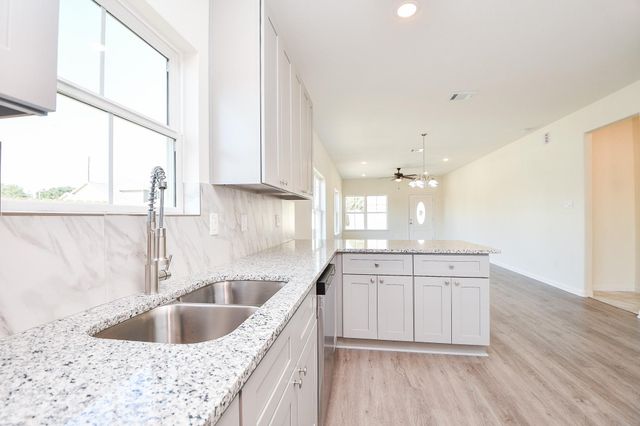 2827 Pine Estate Lane, Houston, TX 77014
