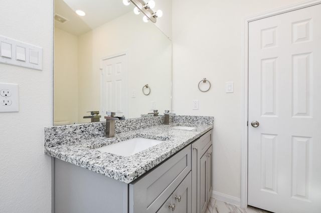 2827 Pine Estate Lane, Houston, TX 77014