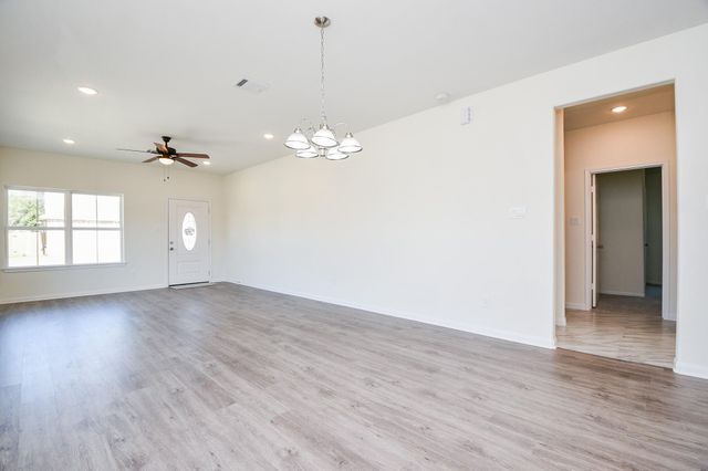 2827 Pine Estate Lane, Houston, TX 77014