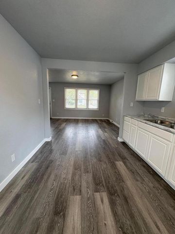 4921 N 58th STREET, Milwaukee, WI 53218