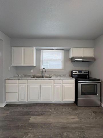 4921 N 58th STREET, Milwaukee, WI 53218