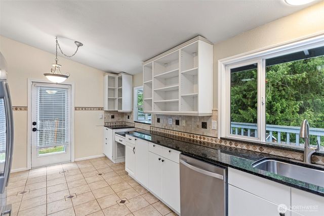 17720 199th Place NE, Woodinville, WA 98077