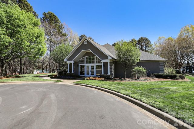 120 Wildiris Drive, Mooresville, NC 28117