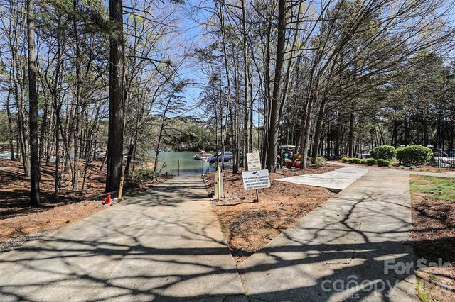 120 Wildiris Drive, Mooresville, NC 28117