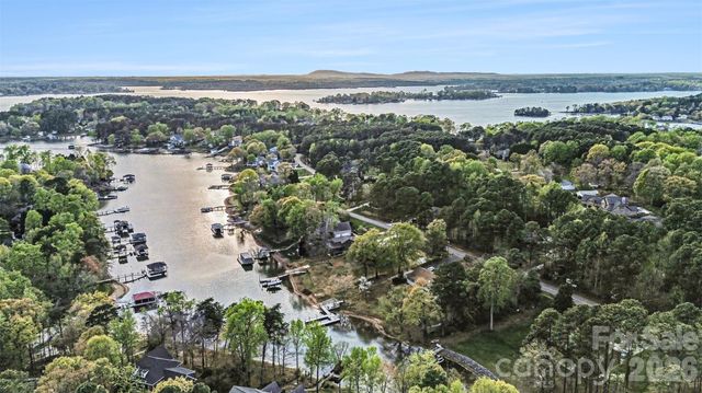 120 Wildiris Drive, Mooresville, NC 28117