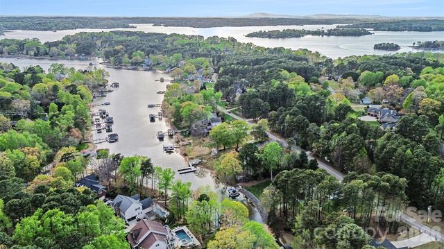 120 Wildiris Drive, Mooresville, NC 28117