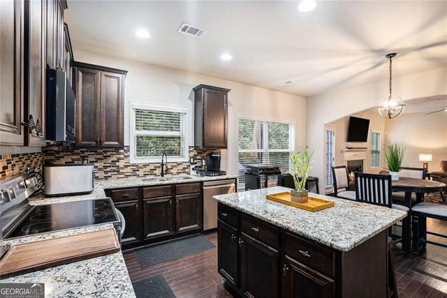 3820 Kings Bridge Drive, Douglasville, GA 30135