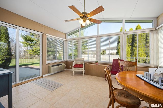 1201 LINDEN Street, Morton, IL 61550