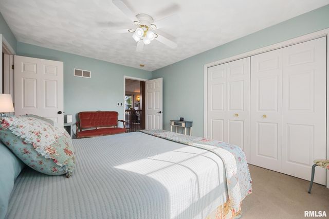 1201 LINDEN Street, Morton, IL 61550