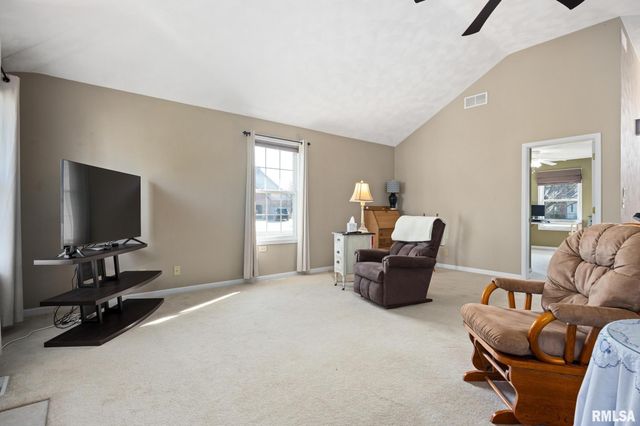 1201 LINDEN Street, Morton, IL 61550