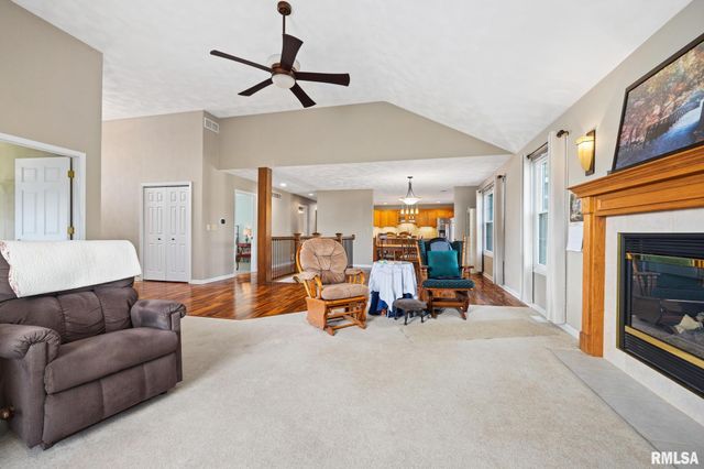 1201 LINDEN Street, Morton, IL 61550