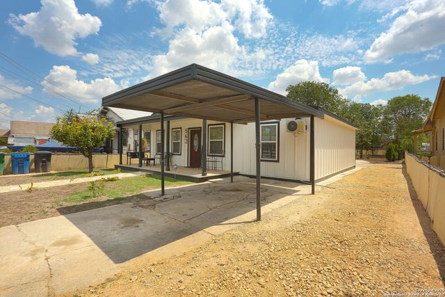 562 Kendalia, San Antonio, TX 78221