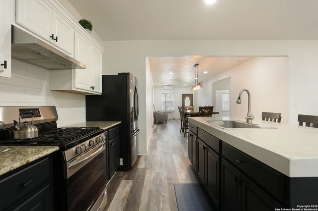 562 Kendalia, San Antonio, TX 78221