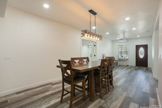 562 Kendalia, San Antonio, TX 78221