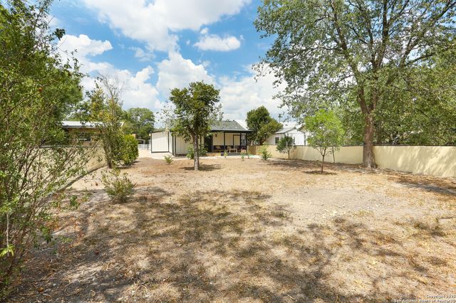 562 Kendalia, San Antonio, TX 78221