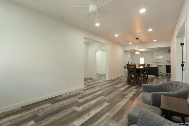 562 Kendalia, San Antonio, TX 78221