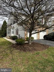 147 FRINGETREE DR, West Chester, PA 19380