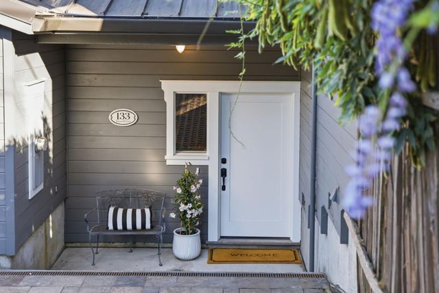 133 Russell Avenue, Portola Valley, CA 94028