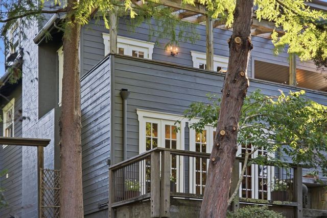 133 Russell Avenue, Portola Valley, CA 94028