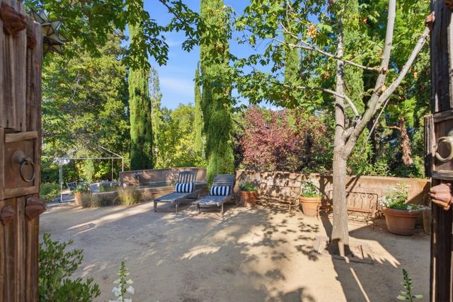 133 Russell Avenue, Portola Valley, CA 94028