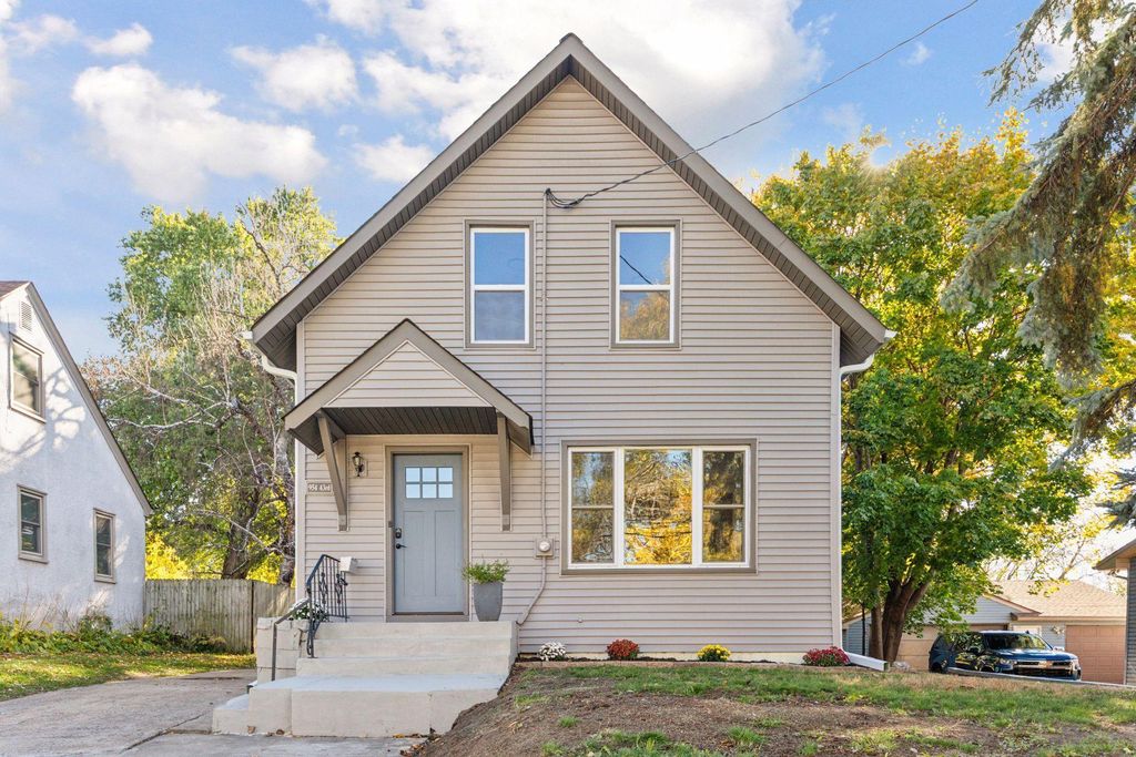 954 43rd Avenue NE, Columbia Heights, MN 55421
